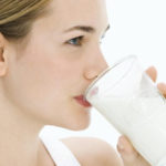 Tại sao nên dùng sữa cho người bệnh tiểu đường?